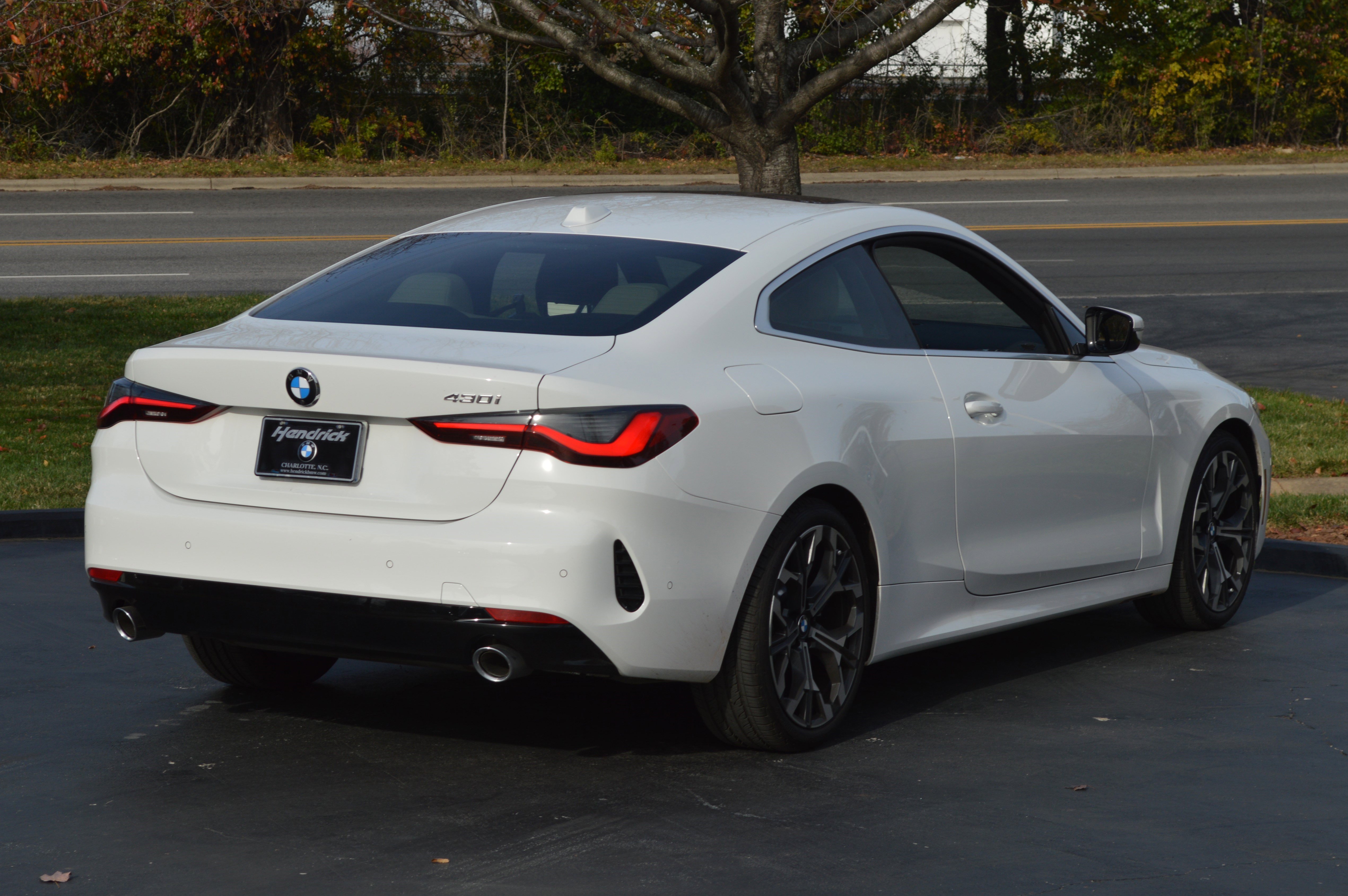 Used 2026 BMW 430i Coupe w/ Parking Assistance Package image 11