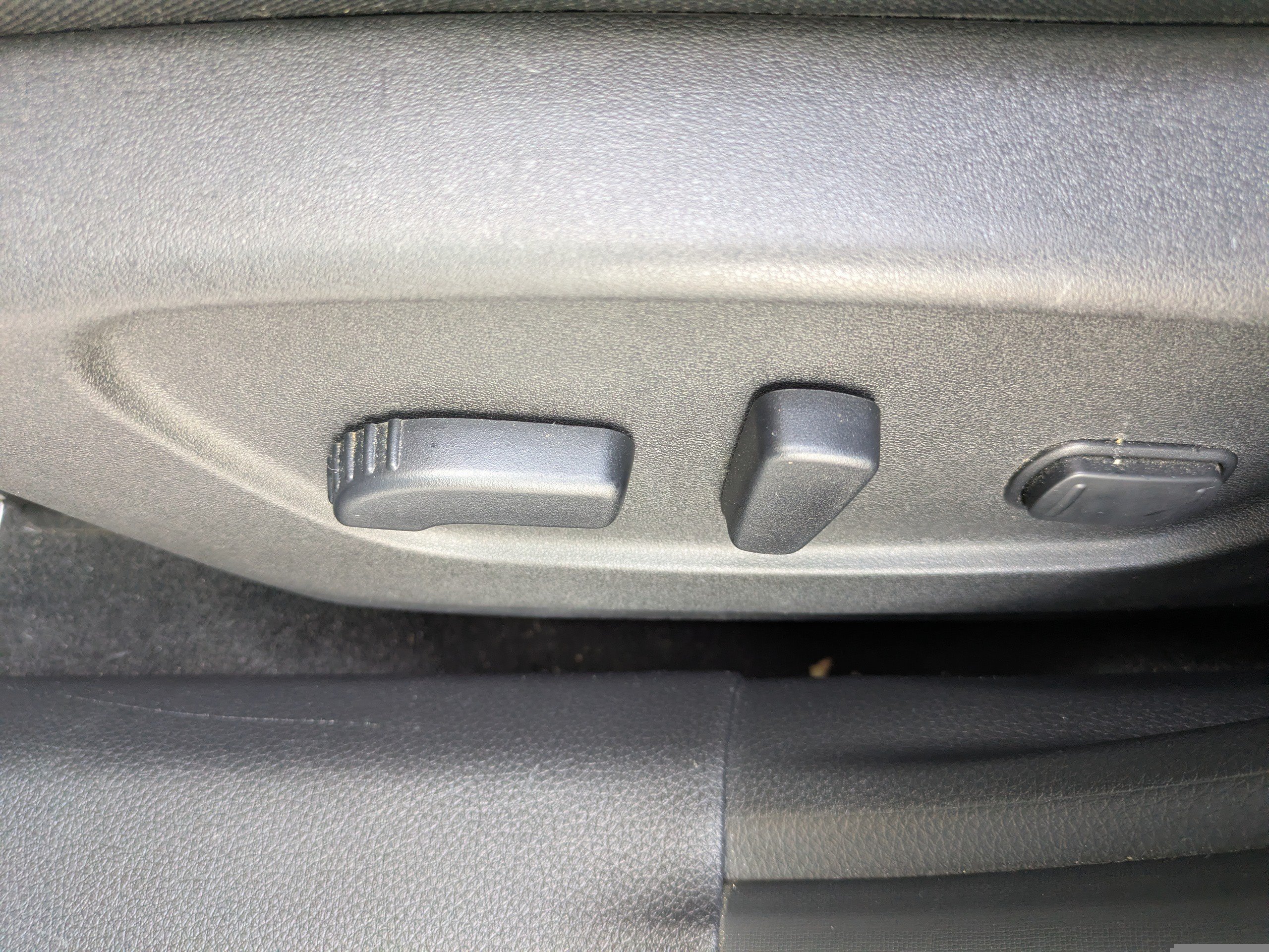 Used 2018 Nissan Rogue SV FWD image 19