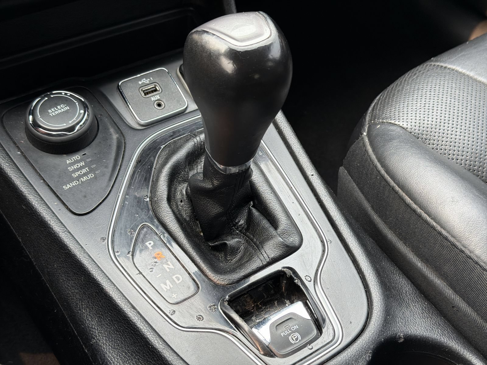 Used 2019 Jeep Cherokee Limited AWD/4WD image 34