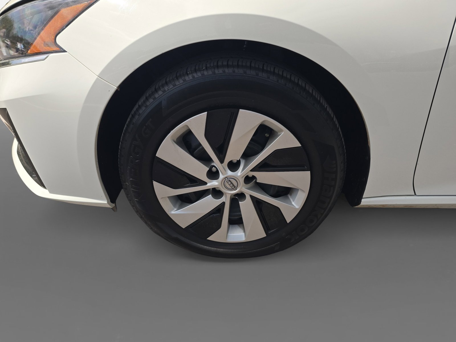 Used 2025 Nissan Altima 2.5 S image 9