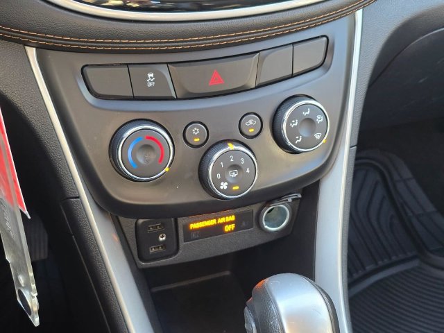 Used 2022 Chevrolet Trax LT AWD/4WD image 26
