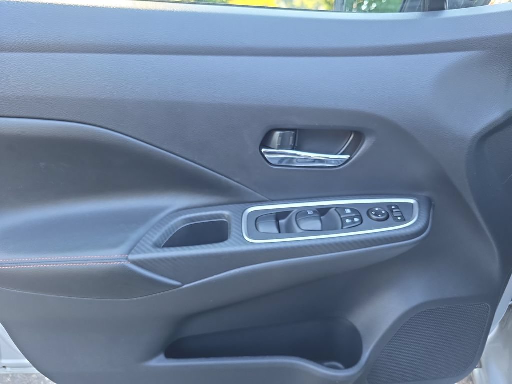 Used 2020 Nissan Versa SR w/ Trunk Package FWD image 17