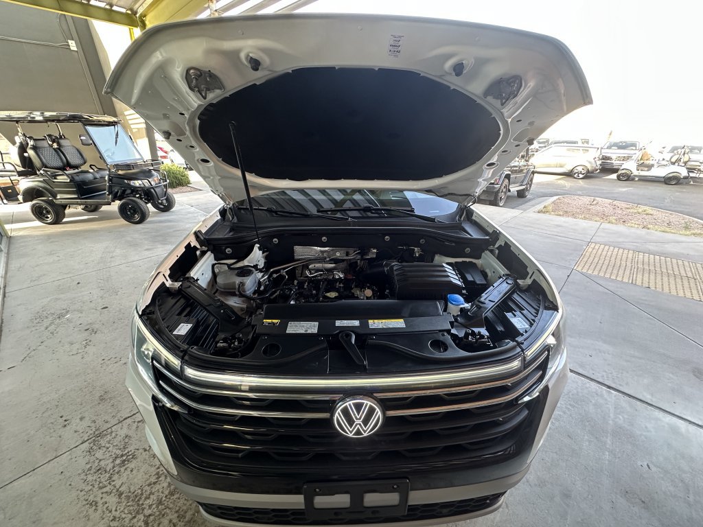 Used 2024 Volkswagen Atlas Peak Edition SEL AWD/4WD image 47