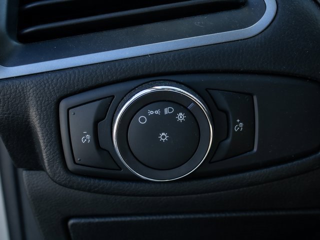 Used 2018 Ford Edge SE image 8