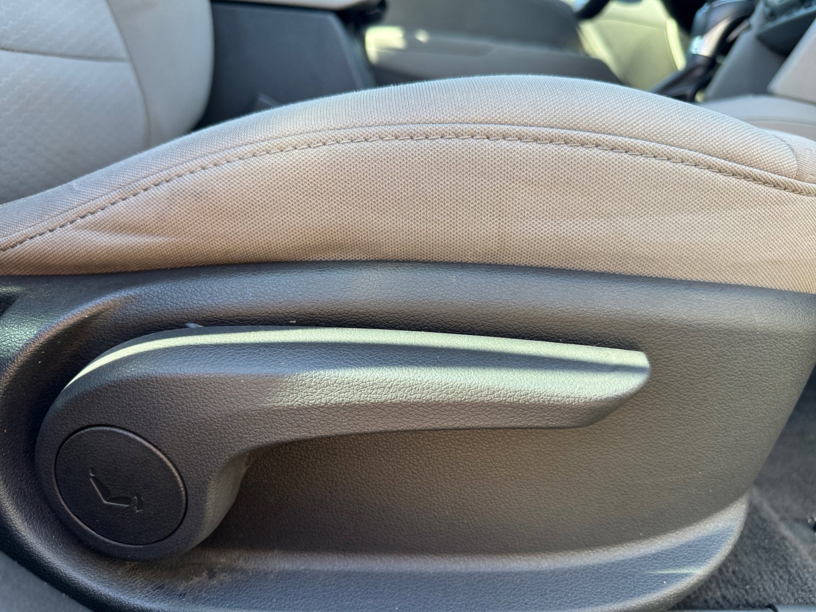 Used 2020 Hyundai Elantra SEL image 28