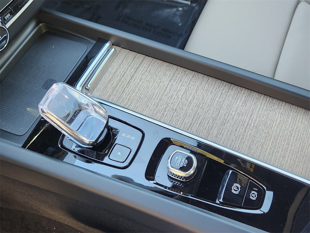 New 2026 Volvo XC60 B5 Plus w/ Protection Package Premier image 17