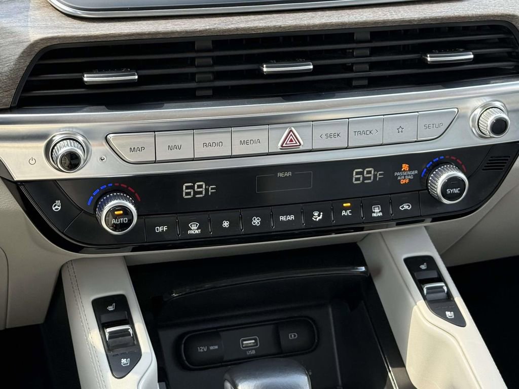 Used 2020 Kia Telluride SX w/ SX Prestige Package image 17
