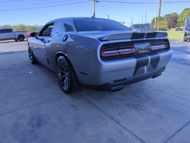 Used 2017 Dodge Challenger SRT w/ Technology Group RWD image 7