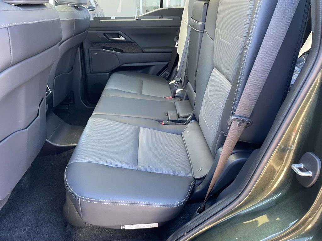 Used 2024 Lexus GX 550 w/ Accessory Package (2T) image 8