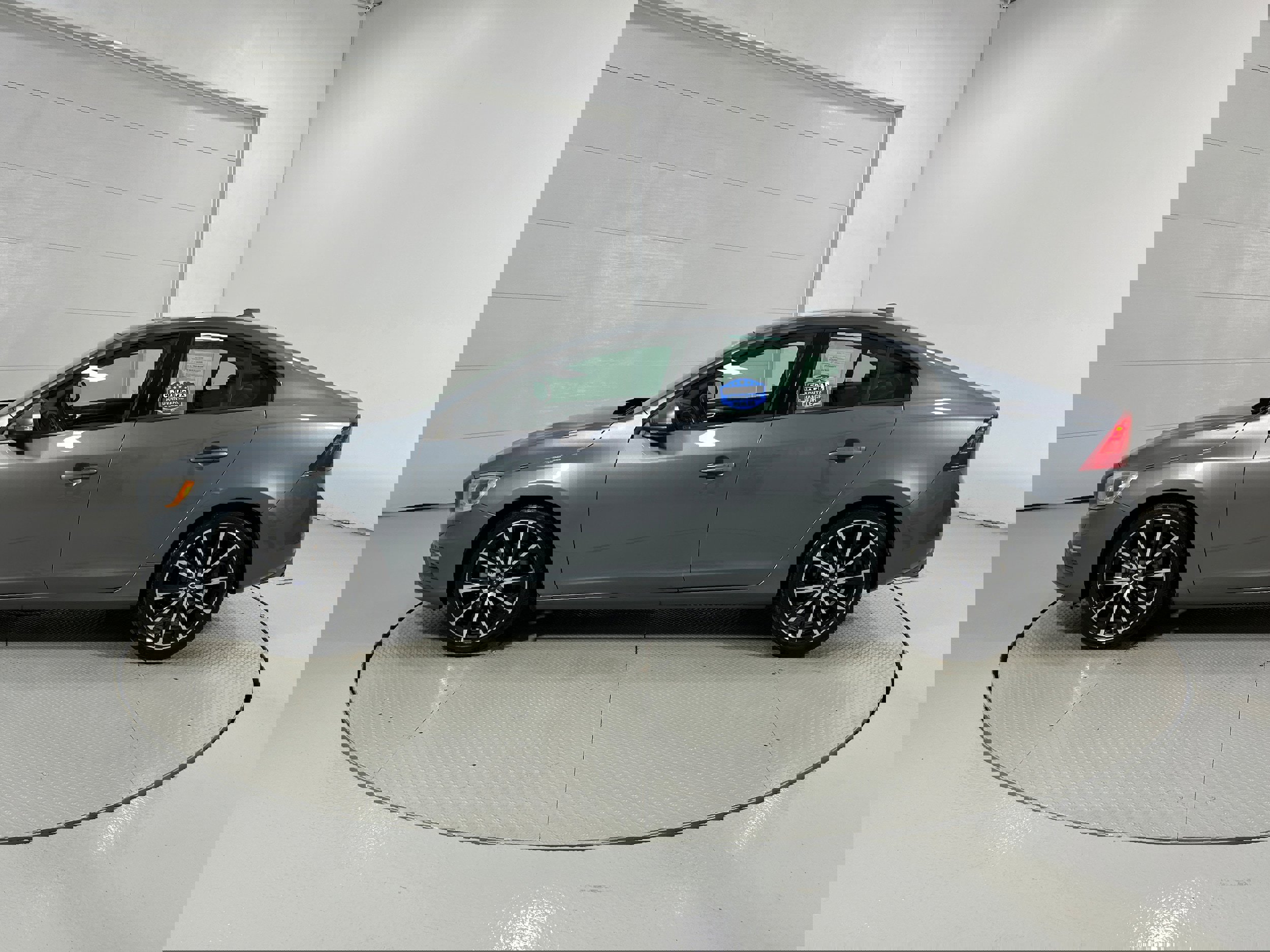 Used 2018 Volvo S60 T5 Dynamic w/ Vision Package image 21