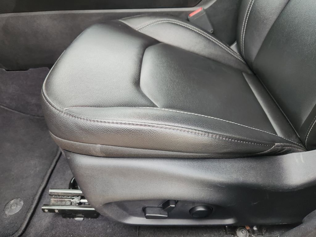 Used 2025 Jeep Compass Limited image 31