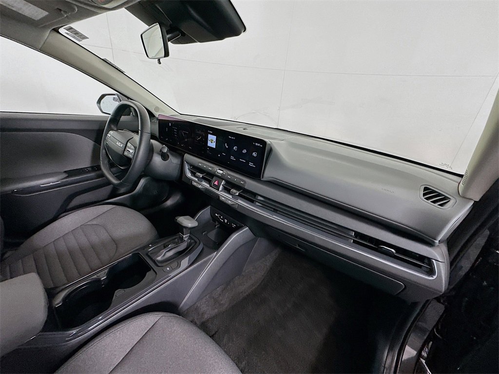 Used 2025 Kia K4 EX image 26