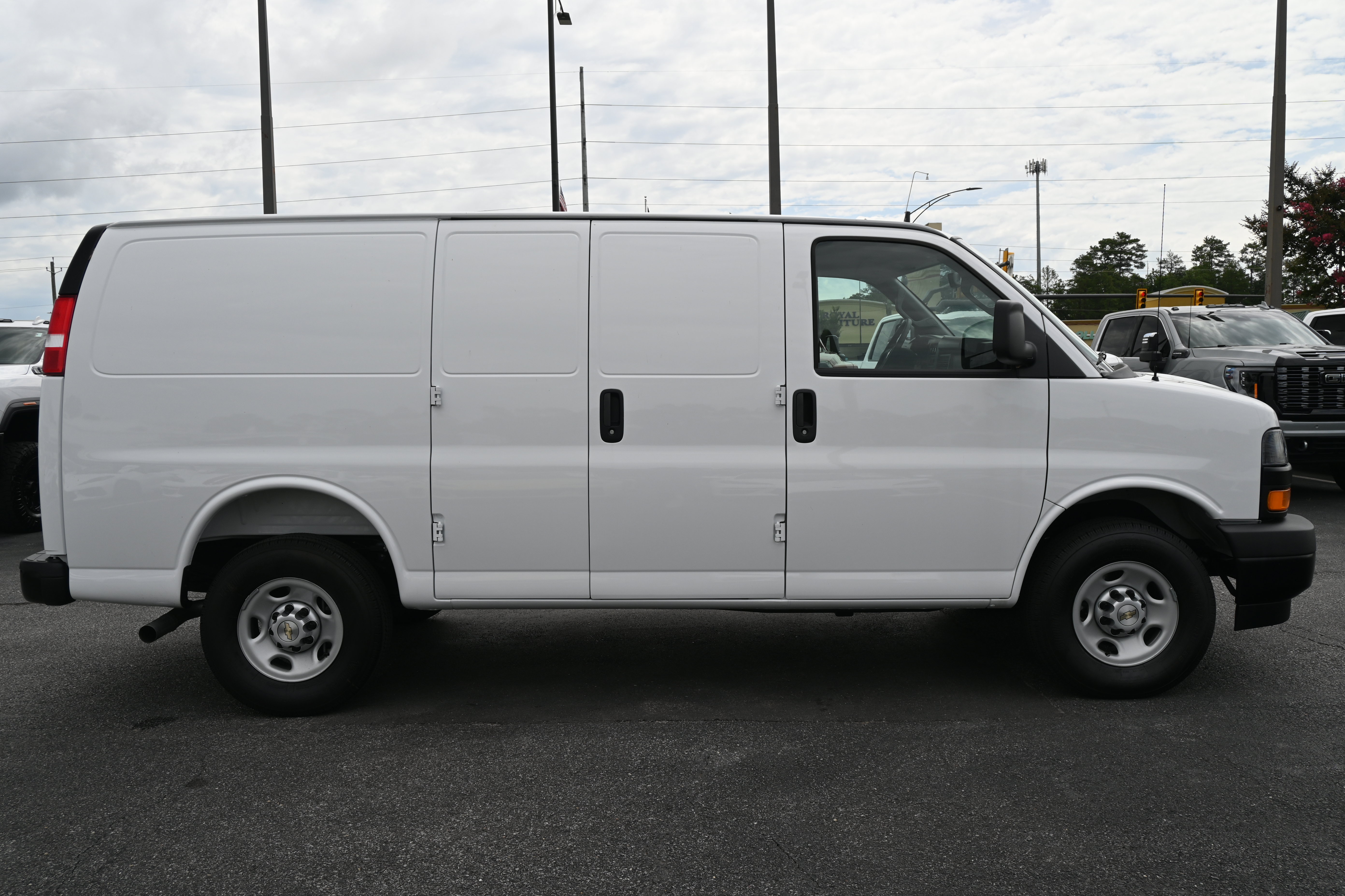 New 2025 Chevrolet Express 2500 w/ Driver Convenience Package RWD image 11