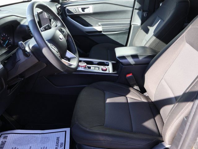 Used 2023 Ford Explorer XLT image 42