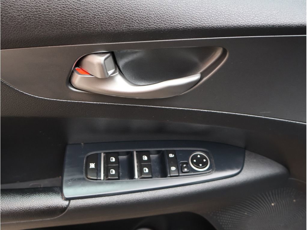 Used 2021 Kia Forte LXS image 14