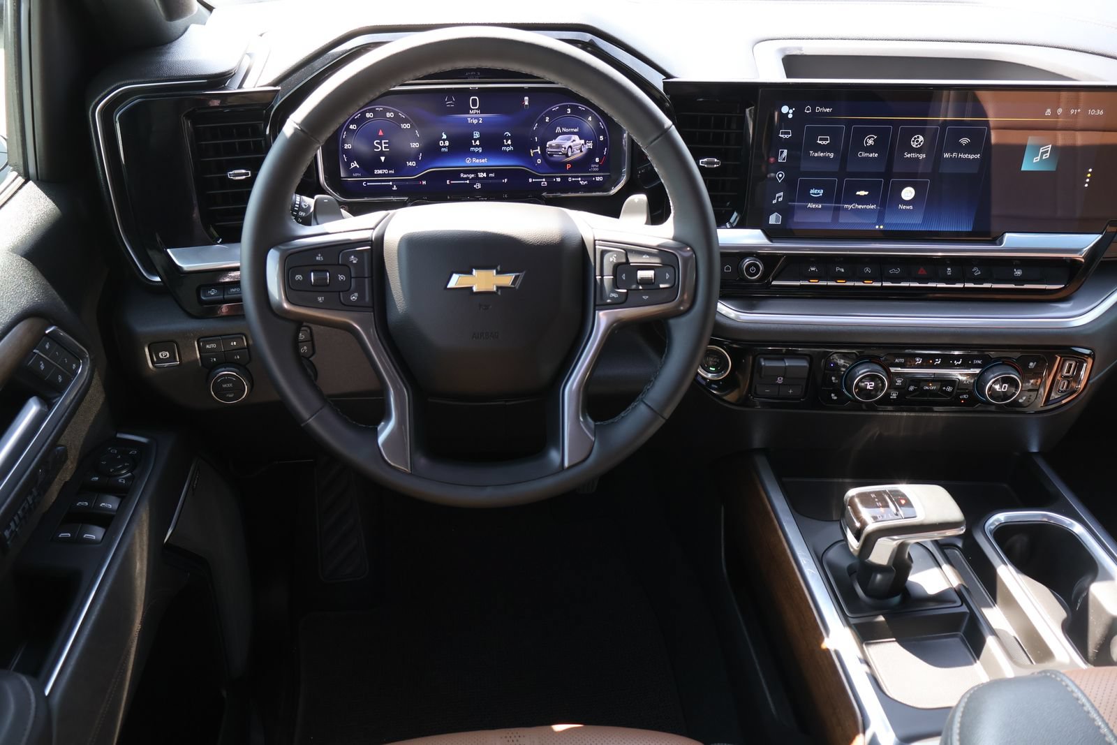 Used 2025 Chevrolet Silverado 1500 High Country w/ Technology Package AWD/4WD image 16