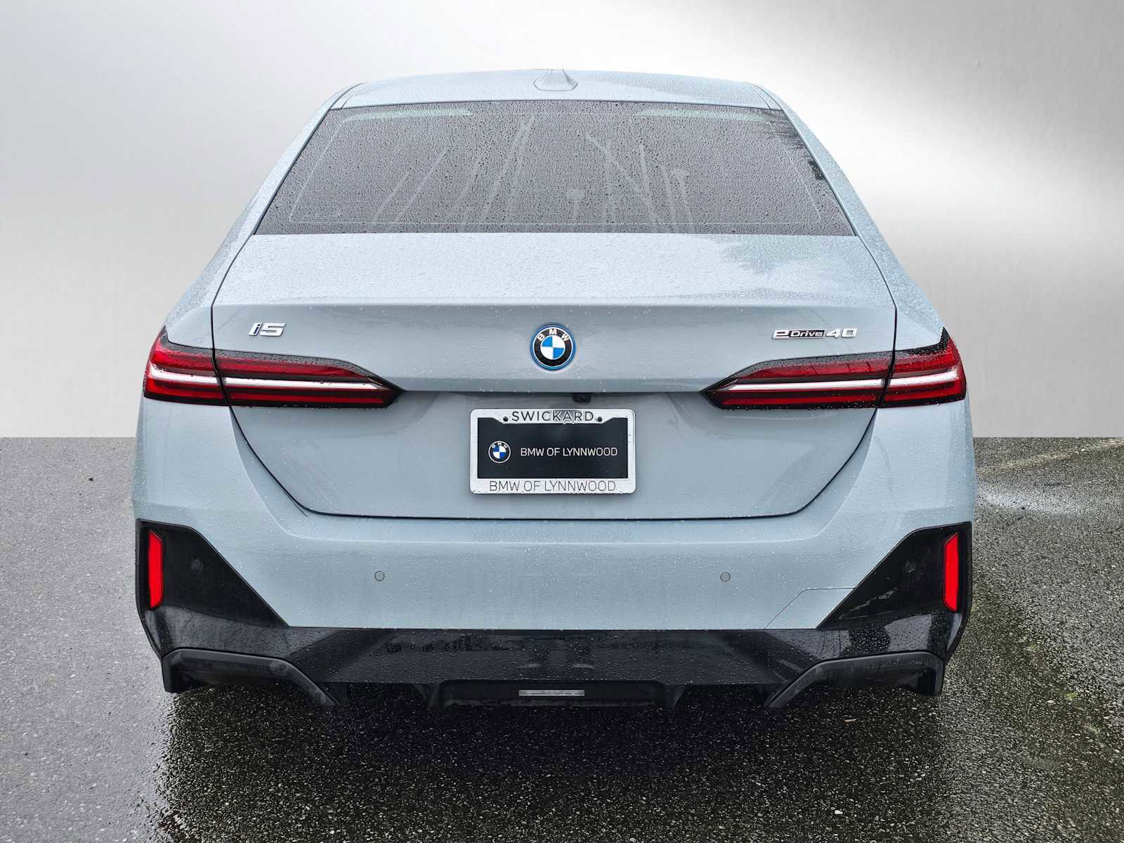 Used 2025 BMW i5 eDrive40i w/ M Sport Package image 4