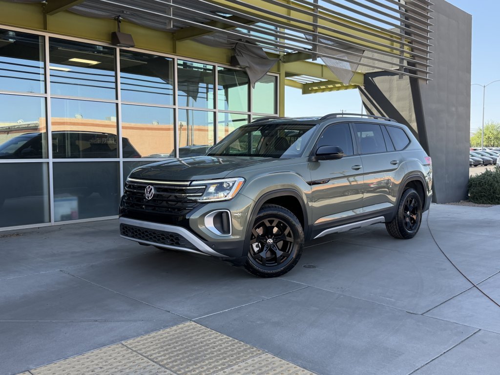 Used 2024 Volkswagen Atlas Peak Edition SEL AWD/4WD image 1