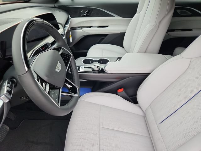 New 2026 Cadillac Lyriq Signature Sport AWD/4WD image 10