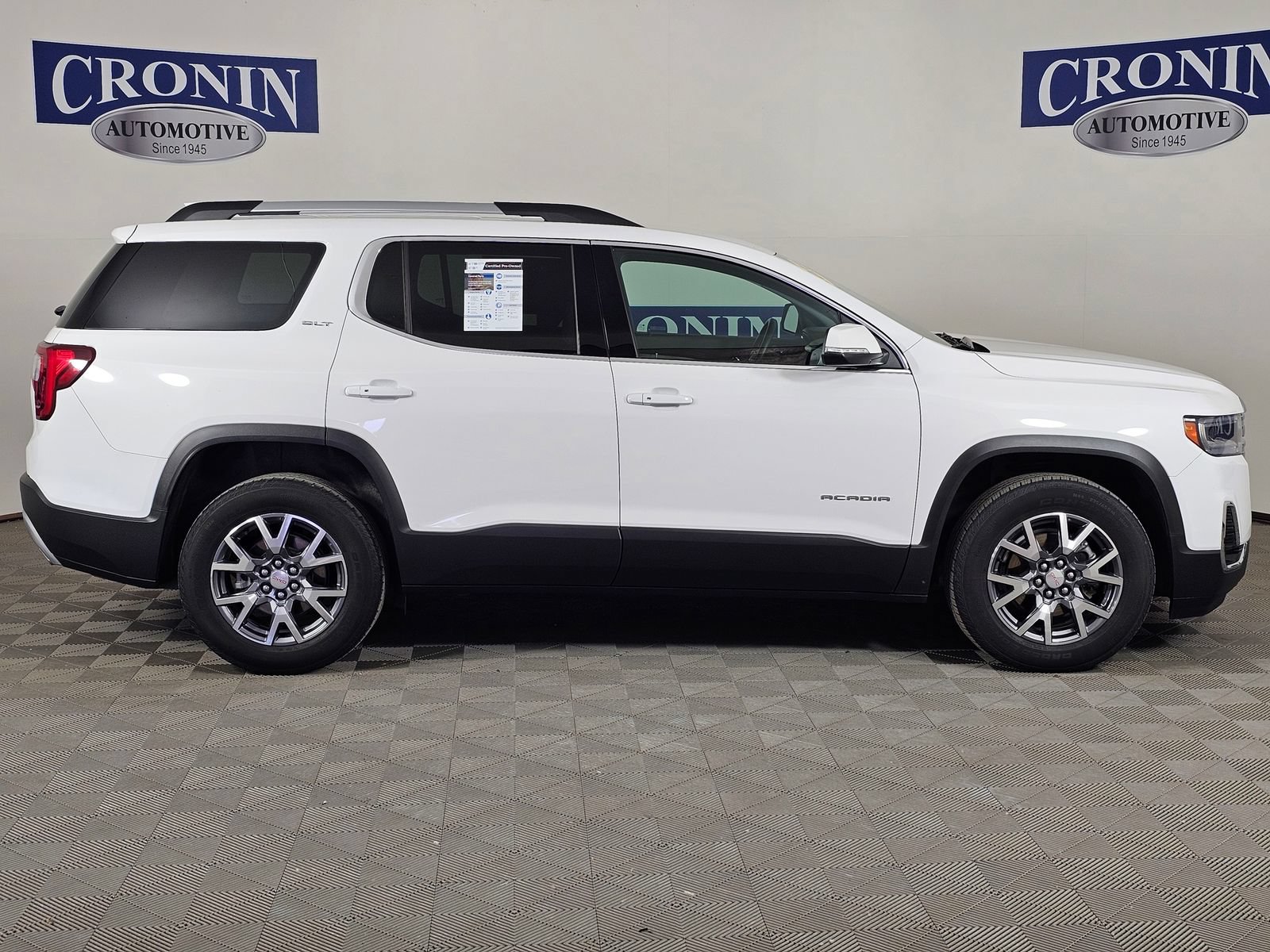 Used 2023 GMC Acadia SLT AWD/4WD image 29