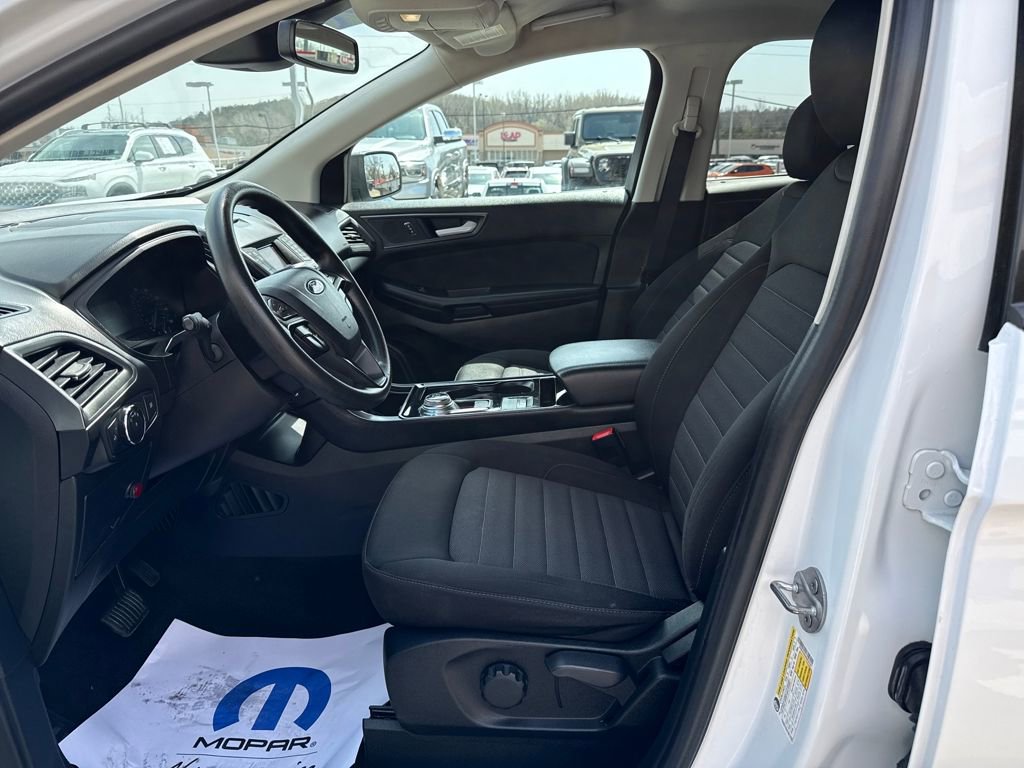Used 2019 Ford Edge SE image 13