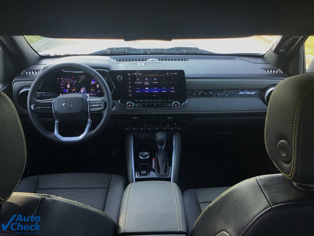 Used 2025 Chevrolet Colorado ZR2 w/ Technology Package image 33