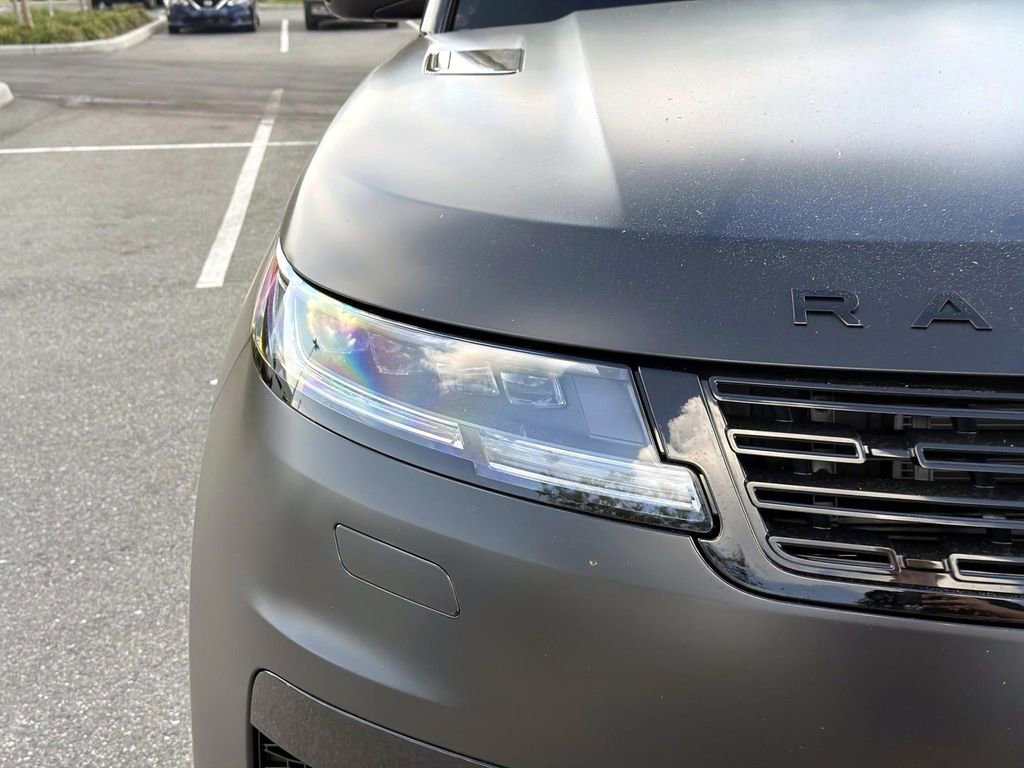New 2026 Land Rover Range Rover Sport Dynamic SE image 9