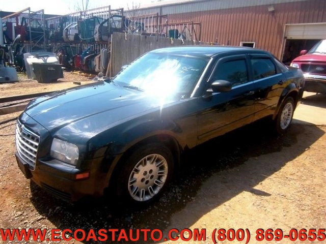 Used 2005 Chrysler 300 RWD image 2