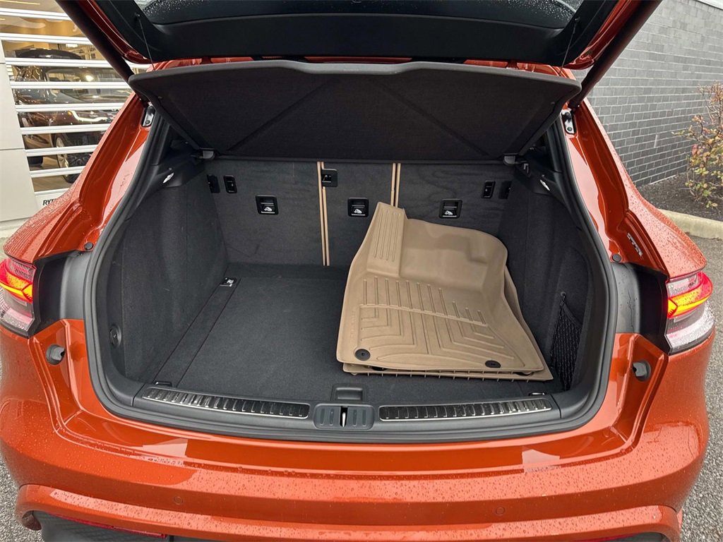 Used 2024 Porsche Macan image 6