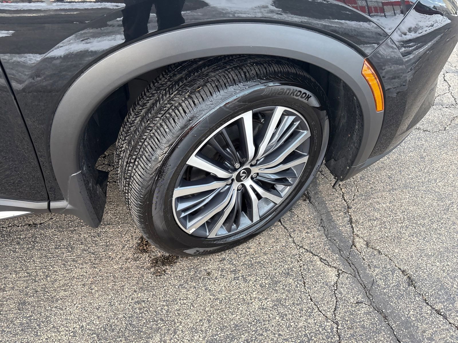 Certified 2025 INFINITI QX60 Sensory image 33