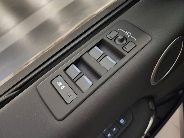 New 2026 Land Rover Discovery S AWD/4WD image 22