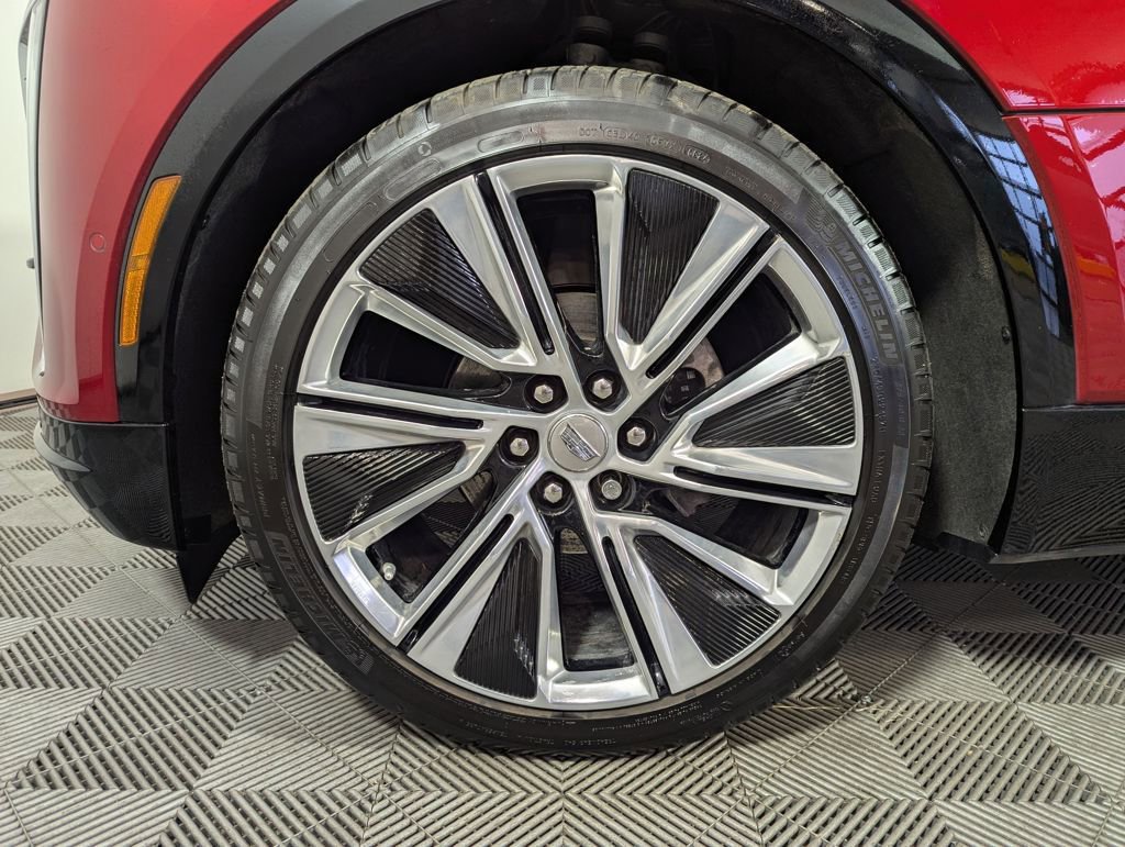 Used 2024 Cadillac Lyriq Luxury w/ LPO, Floor Liner Package image 16