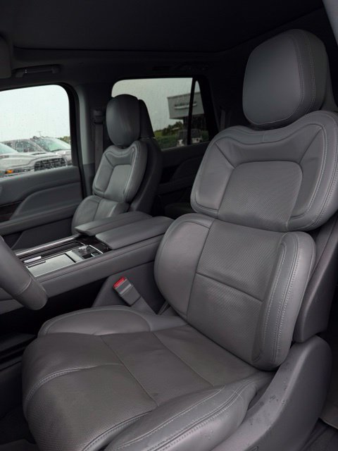 Used 2020 Lincoln Navigator Reserve w/ Equipment Group 201A Reserve RWD image 28