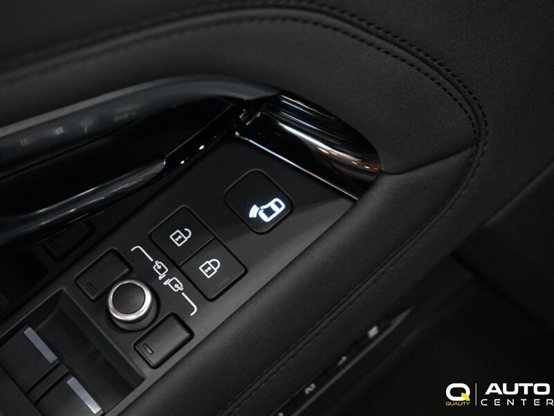 Used 2021 Land Rover Range Rover Evoque R-Dynamic SE AWD/4WD image 11