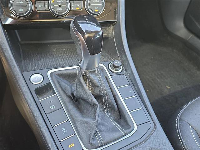Used 2024 Volkswagen Jetta SE w/ Panoramic Sunroof Package FWD image 16