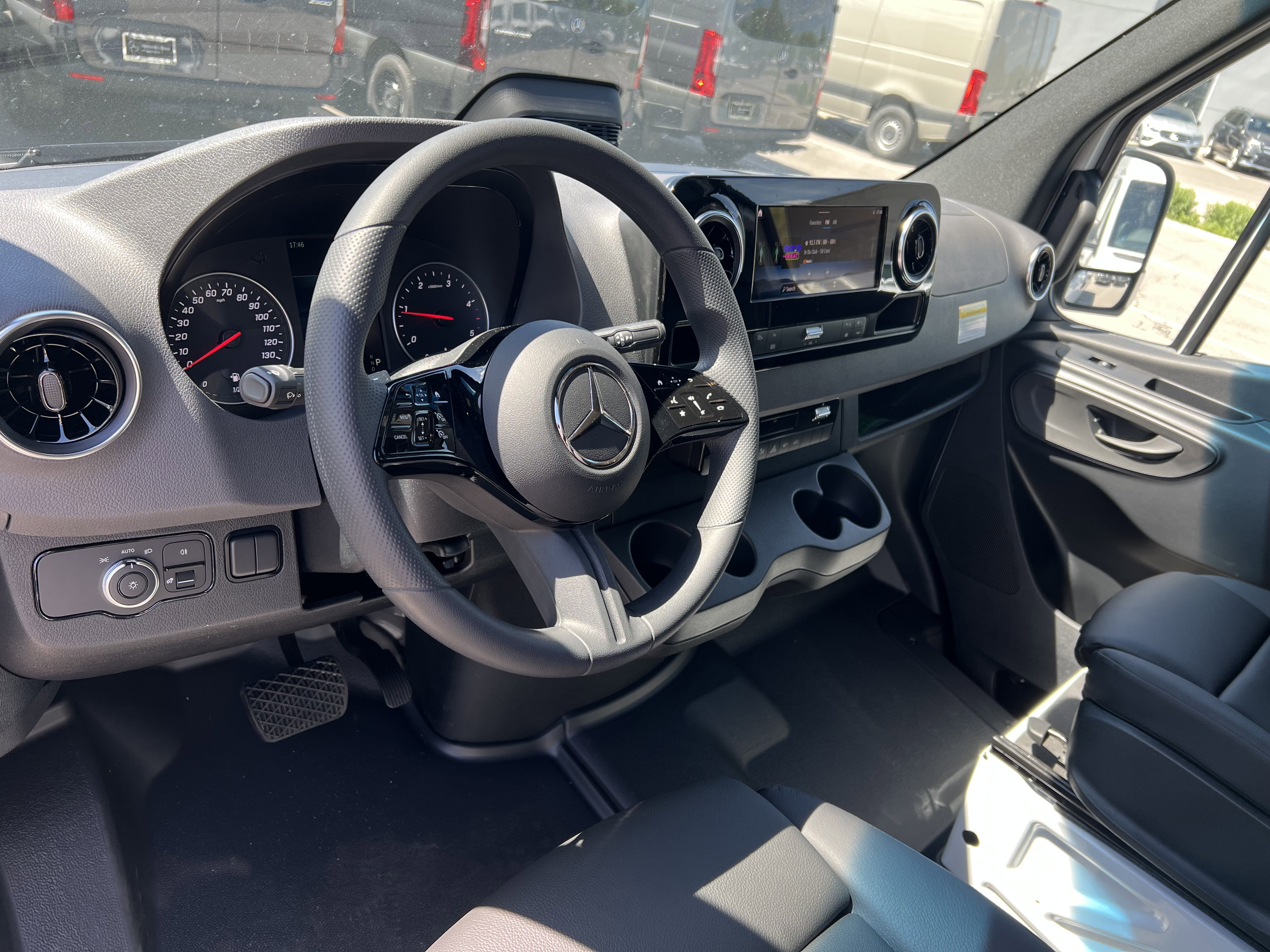 New 2025 Mercedes-Benz Sprinter 2500 image 14