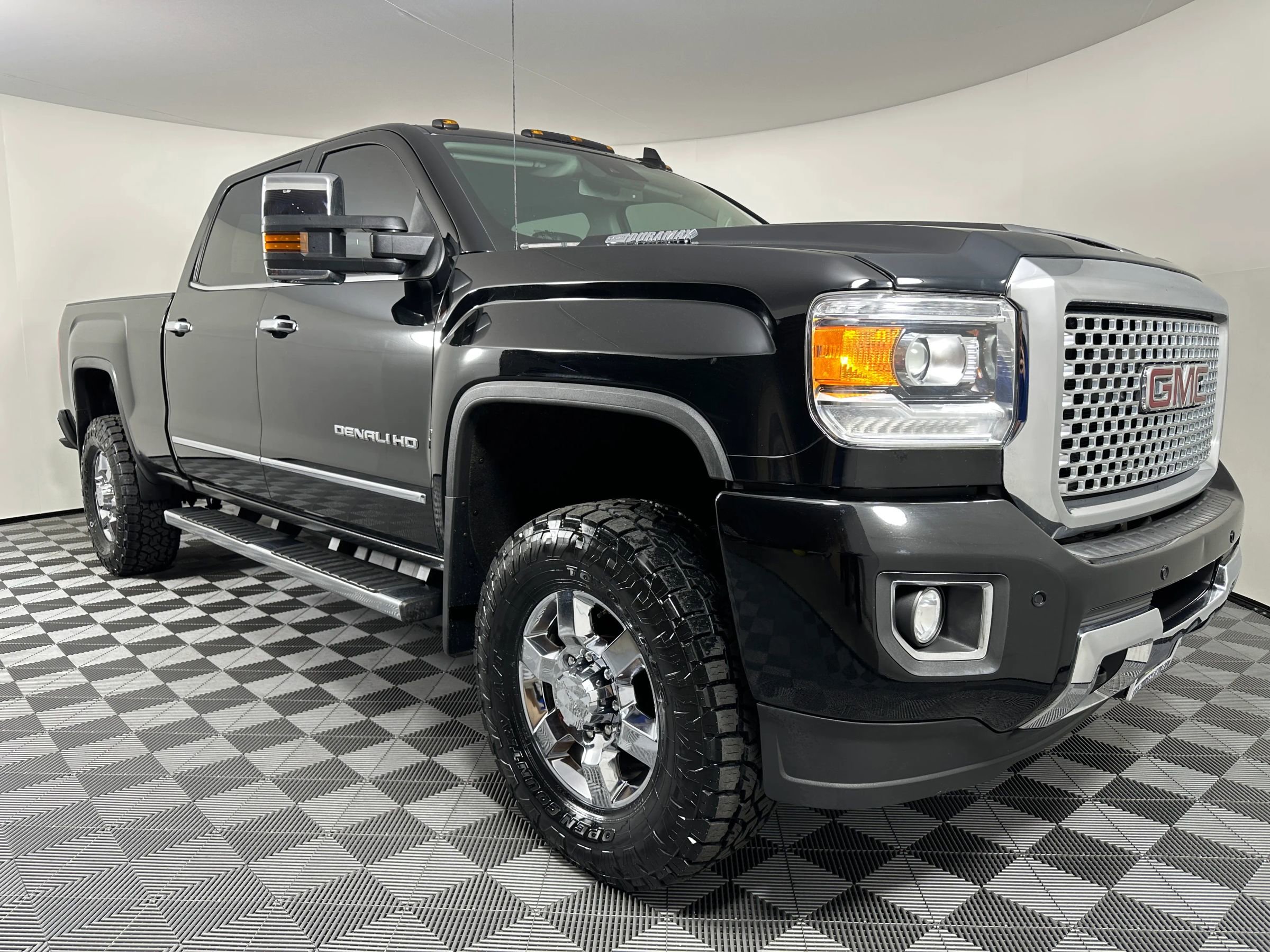 Used 2017 GMC Sierra 3500 Denali image 6