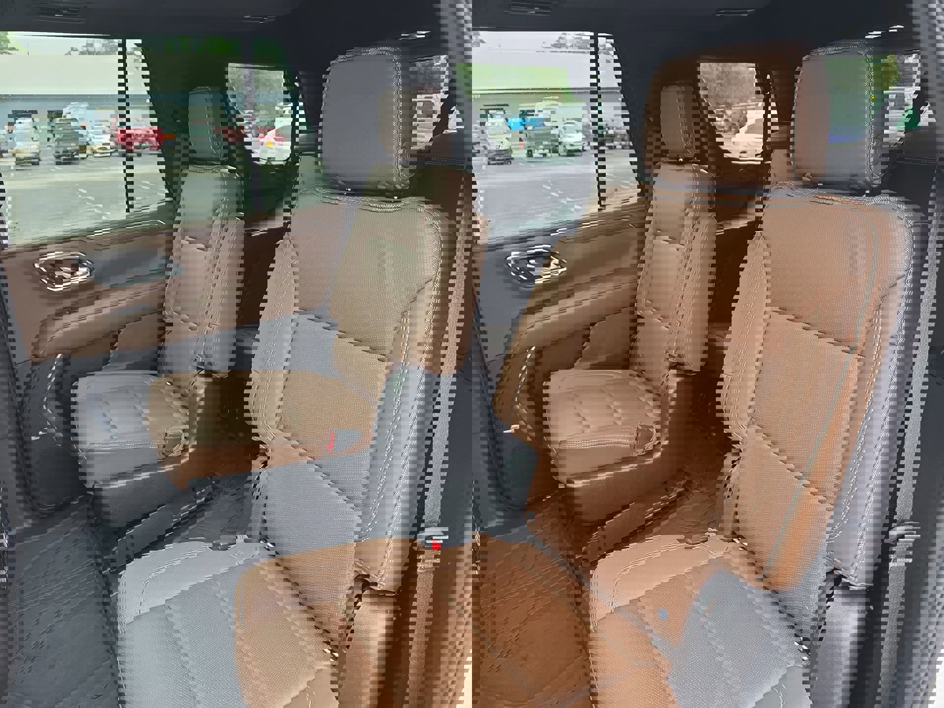 Used 2022 Chevrolet Tahoe High Country image 17