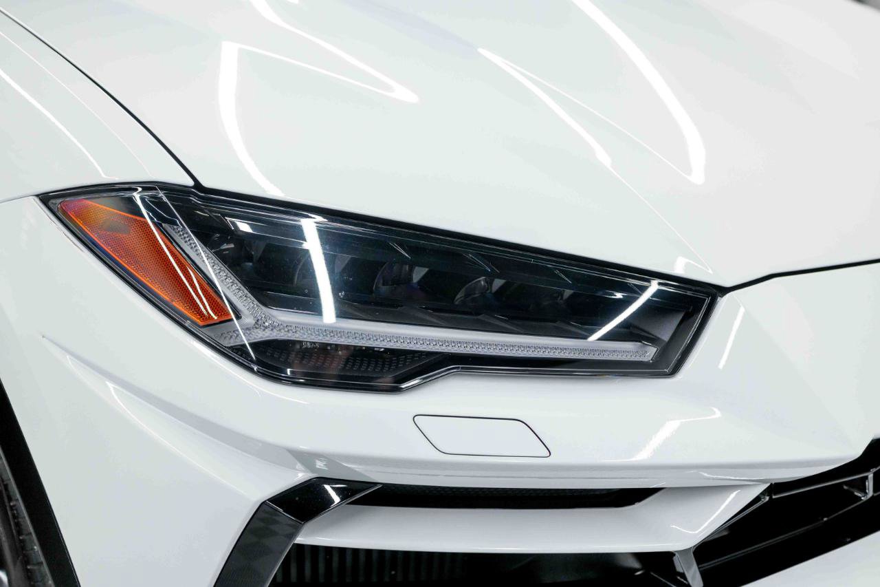 Used 2020 Lamborghini Urus Base image 14