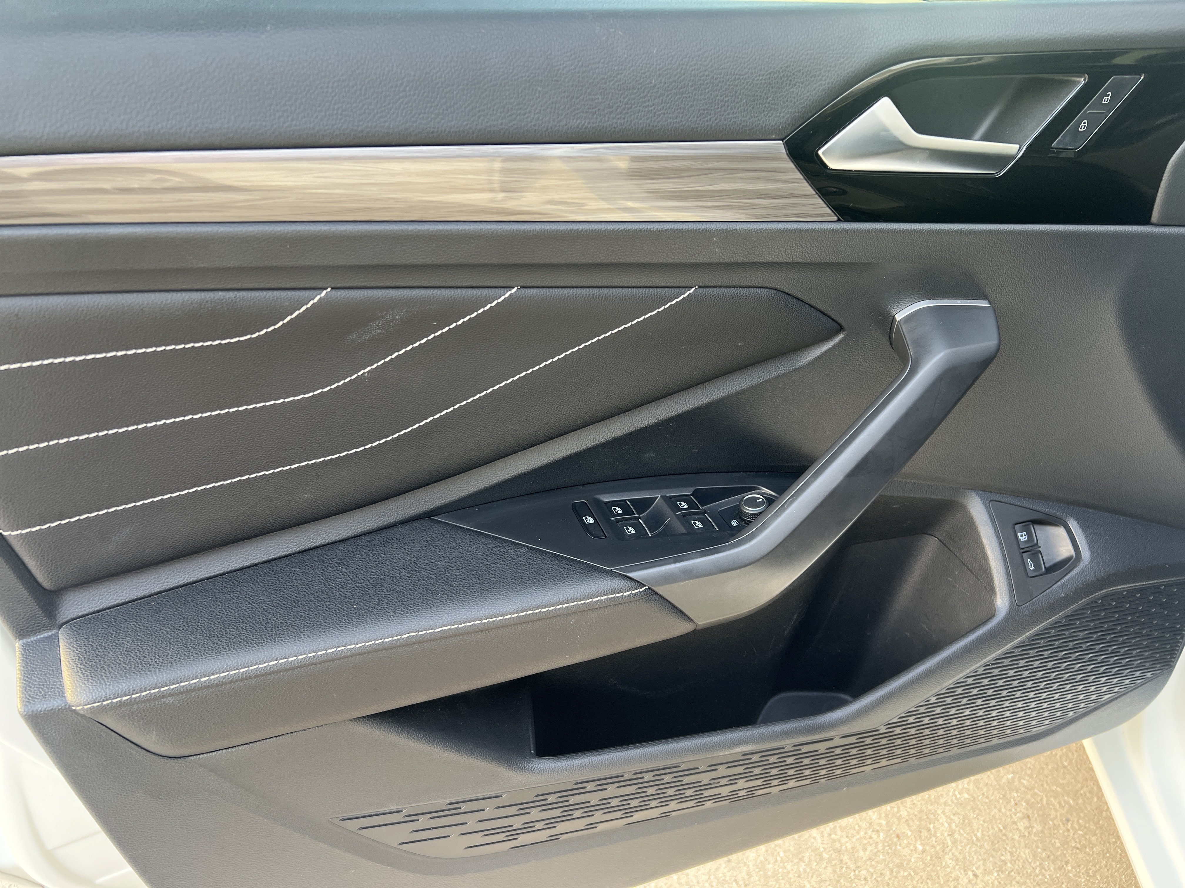 Certified 2022 Volkswagen Jetta SEL FWD image 12