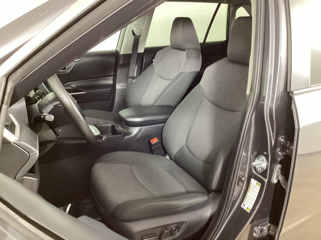 Used 2024 Toyota RAV4 XLE AWD/4WD image 27