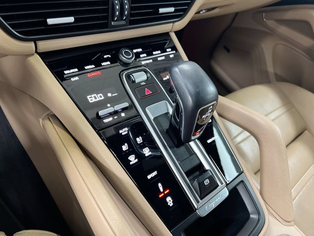Used 2020 Porsche Cayenne S AWD/4WD image 18