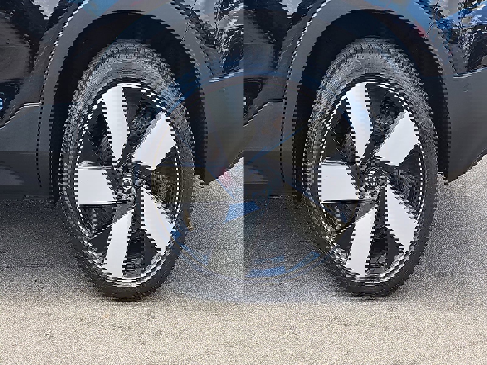 Used 2023 Volvo C40 P8 Recharge Ultimate AWD/4WD image 34