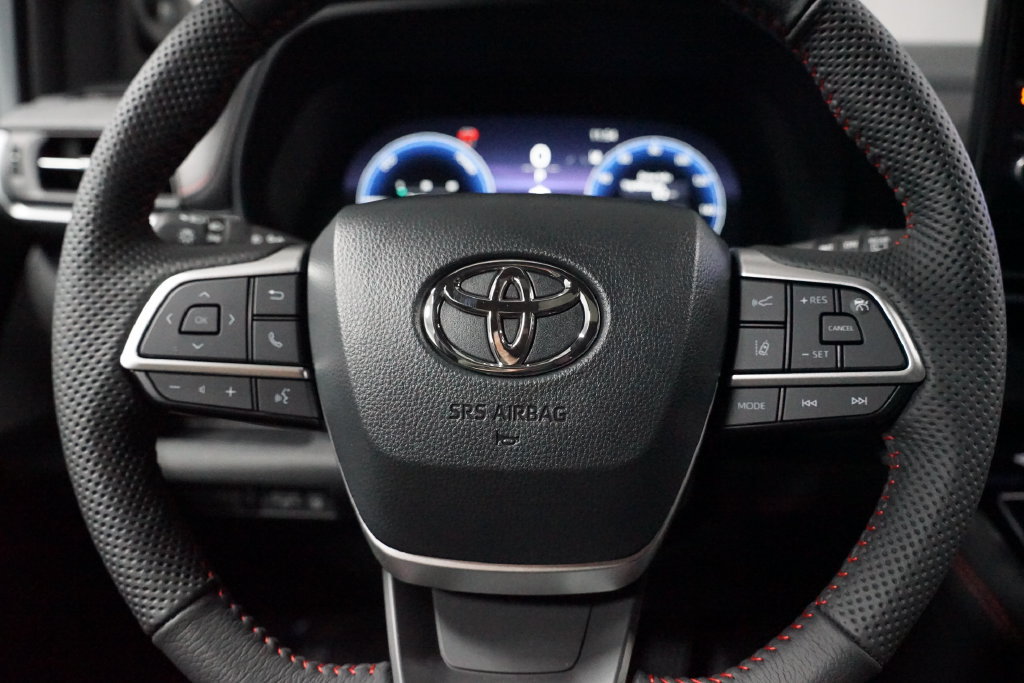 New 2026 Toyota Sienna XSE FWD image 12