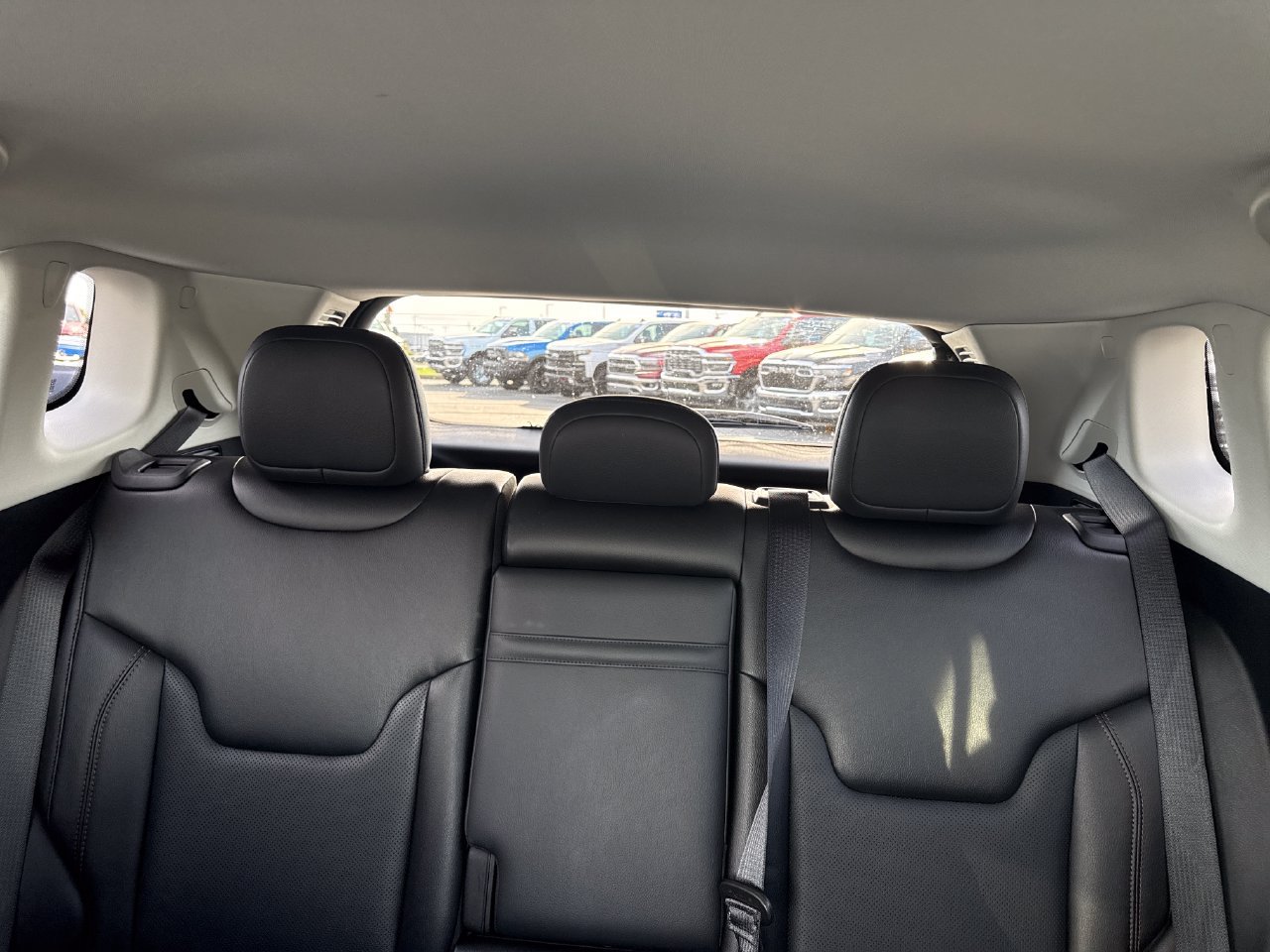 Used 2018 Jeep Compass Limited w/ Navigation Group FWD image 27