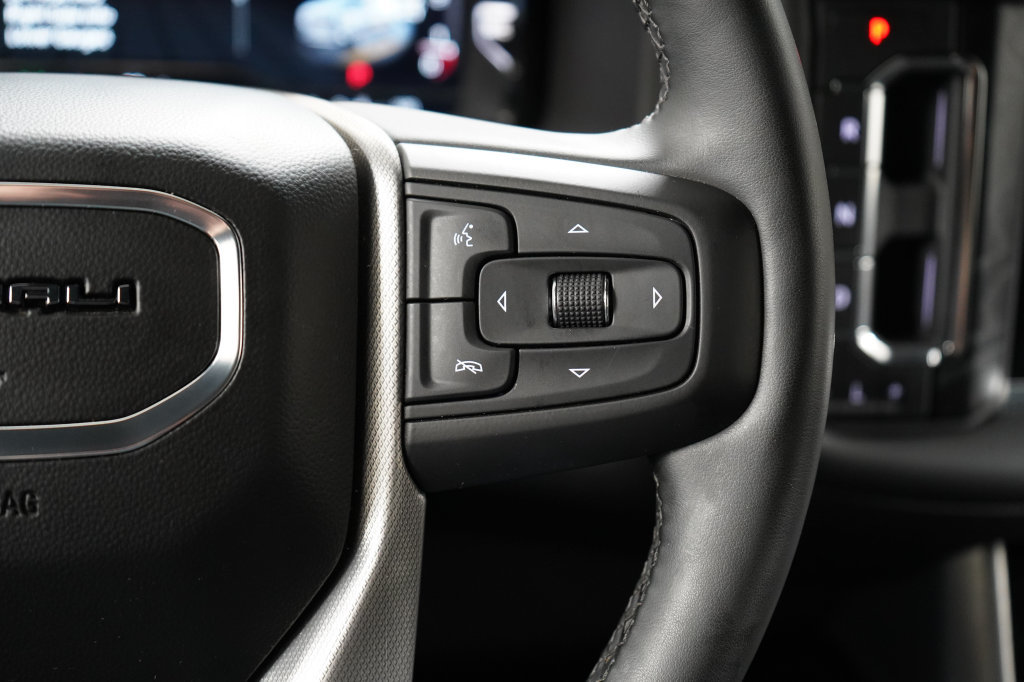 Used 2023 GMC Yukon Denali AWD/4WD image 15