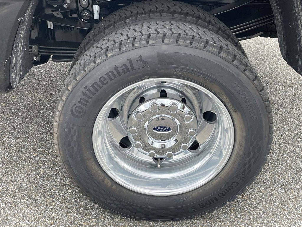 New 2026 Ford F450 Platinum w/ Platinum Plus Package image 9