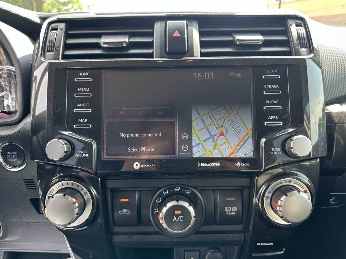 Used 2024 Toyota 4Runner TRD Off-Road Premium AWD/4WD image 19