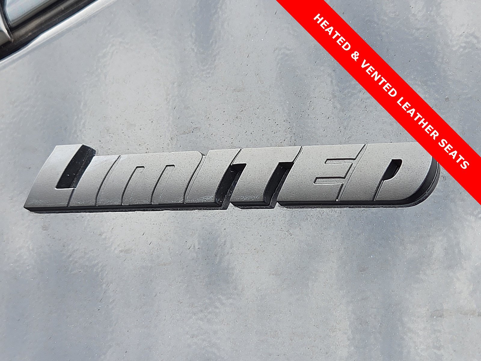 Used 2024 Toyota Tundra Limited AWD/4WD image 8