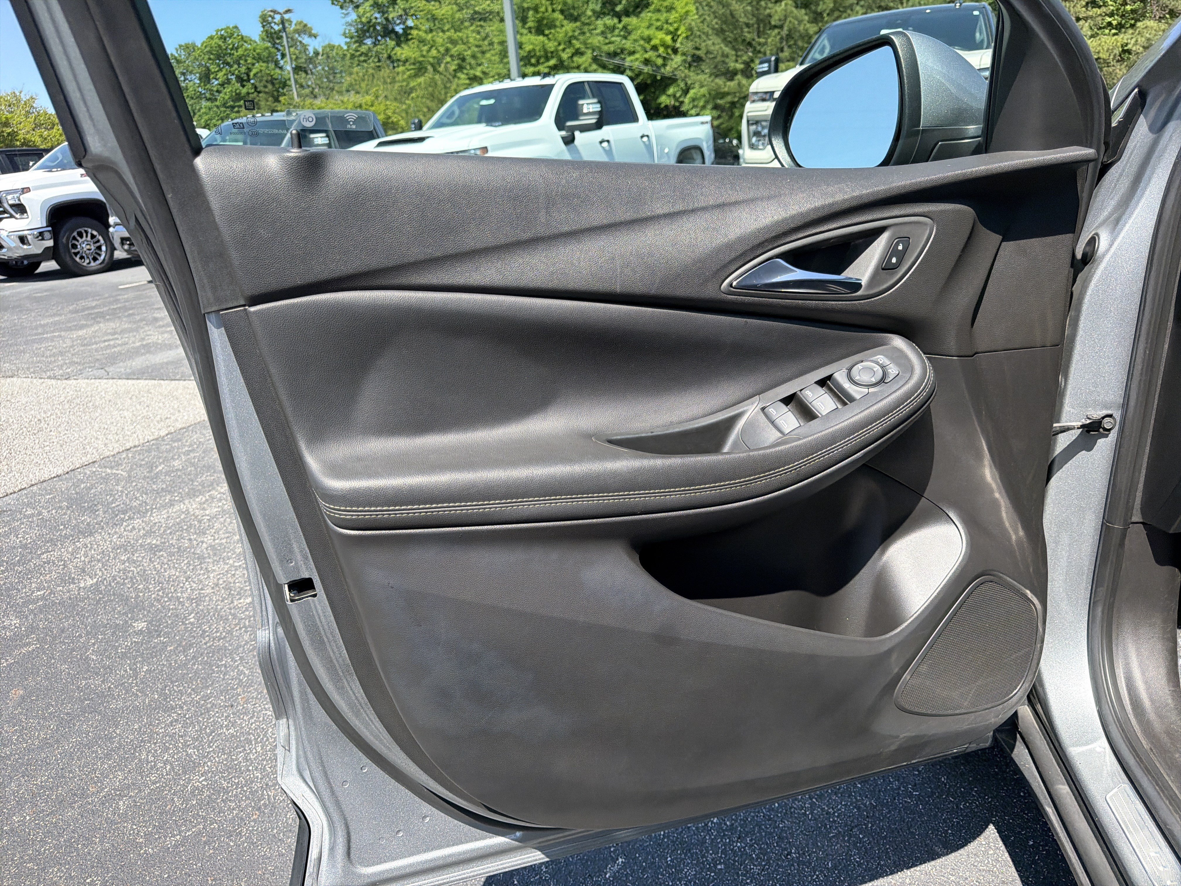 Used 2023 Buick Encore GX Preferred FWD image 11